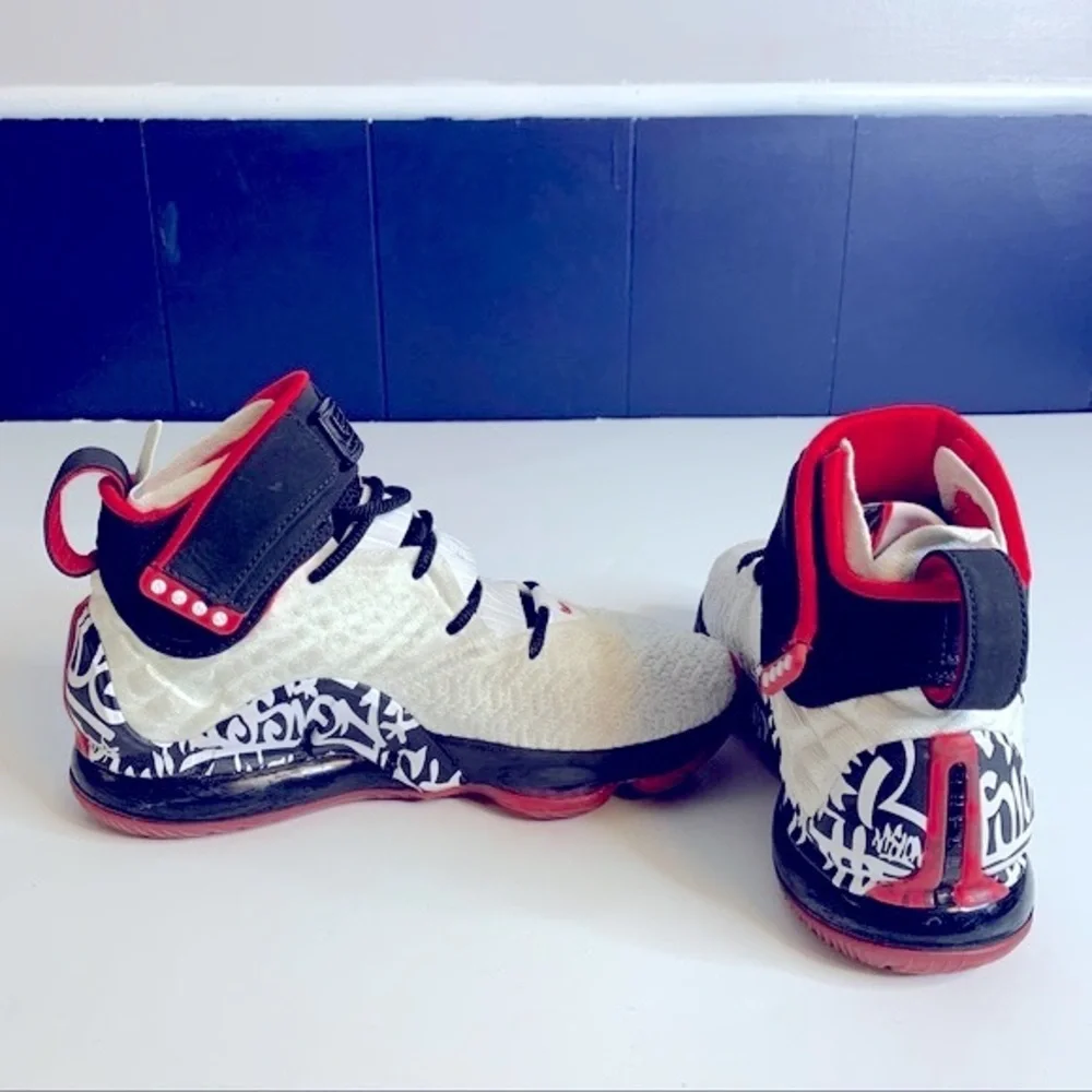 Nike LeBron 17 LeBron 4 Graffiti Shoes Size 5.5‎